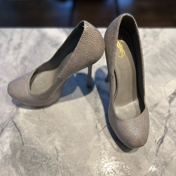 VINTAGE grey YSL TRIBUTE pumps. In great condition. Size 38 - Picture 3 of 5